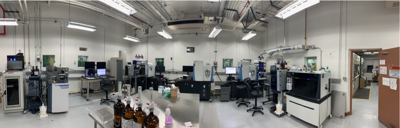 panorama photo of the mass spec lab