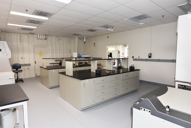 Nearly 1,000 square feet for radioanalytical research in Biosafety Level 2 (BSL-2) space was added to the Chemical Microscopy Facility. The older, 300-square-foot lab can be seen through the door in the rear.
